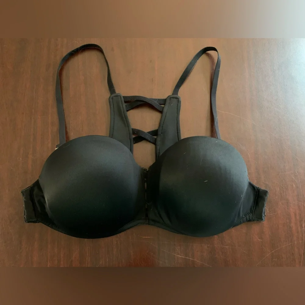 Bra lab size D bra with adjustable band and removable straps. - Picture 1 of 9